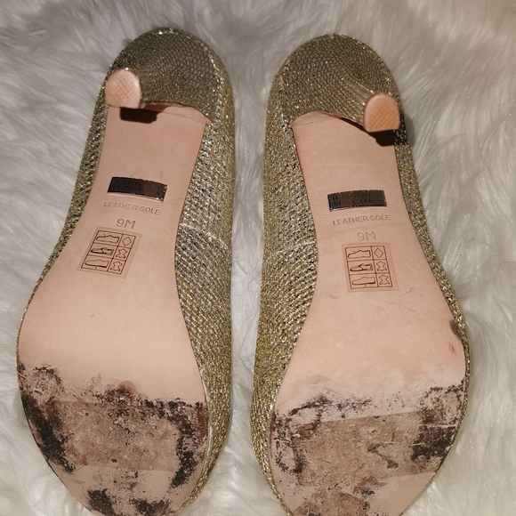 BADGLEY MISCHKA Humbie II pump gold peep toe 9 - Picture 5 of 5